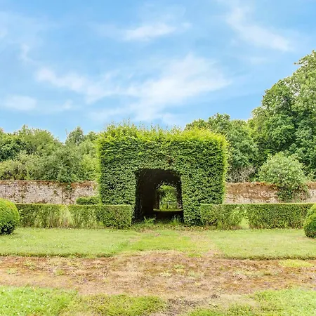 Elegant Normandy Escape بورتبايل